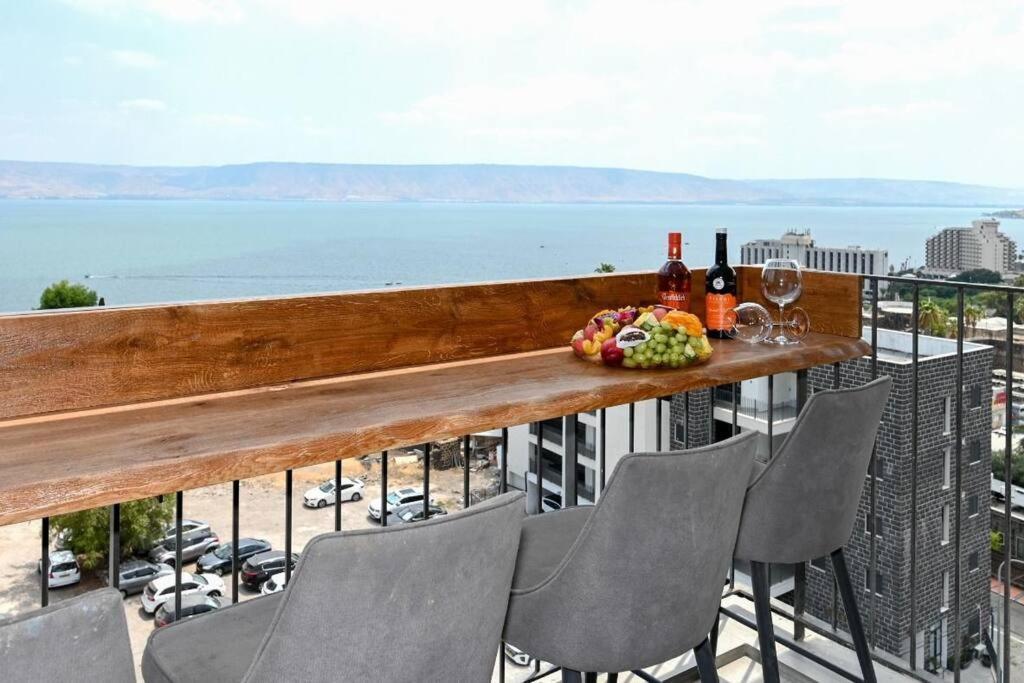 L.T.D- My View. 2 Bedroom Apartment By The Lake. Тверия Экстерьер фото